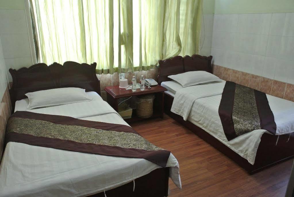 Palace Hotel Mandalay Bagian luar foto