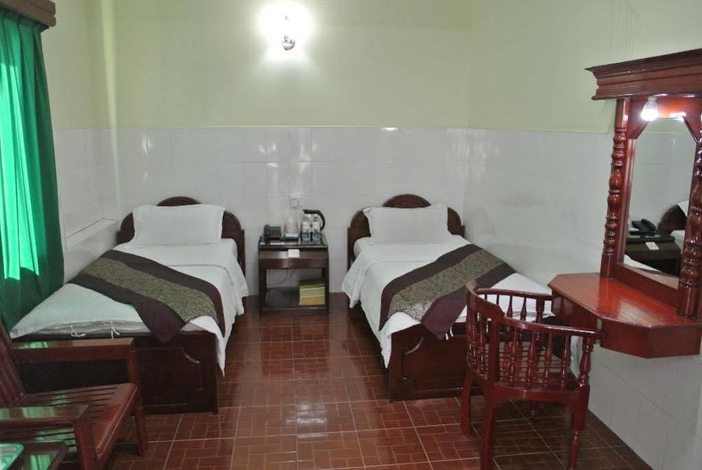 Palace Hotel Mandalay Bagian luar foto
