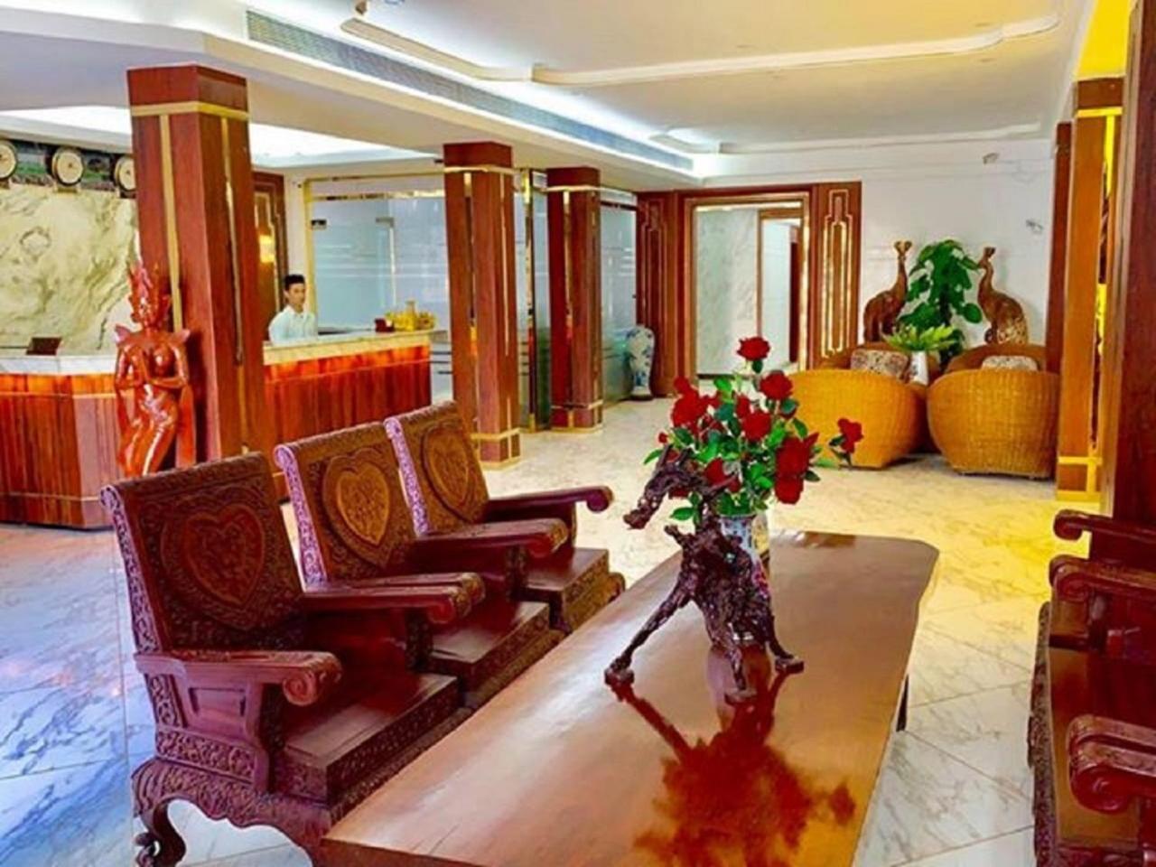 Palace Hotel Mandalay Bagian luar foto
