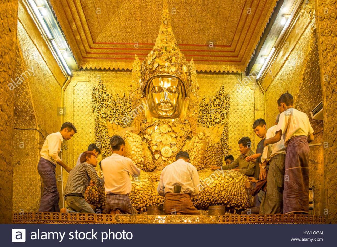 Palace Hotel Mandalay Bagian luar foto