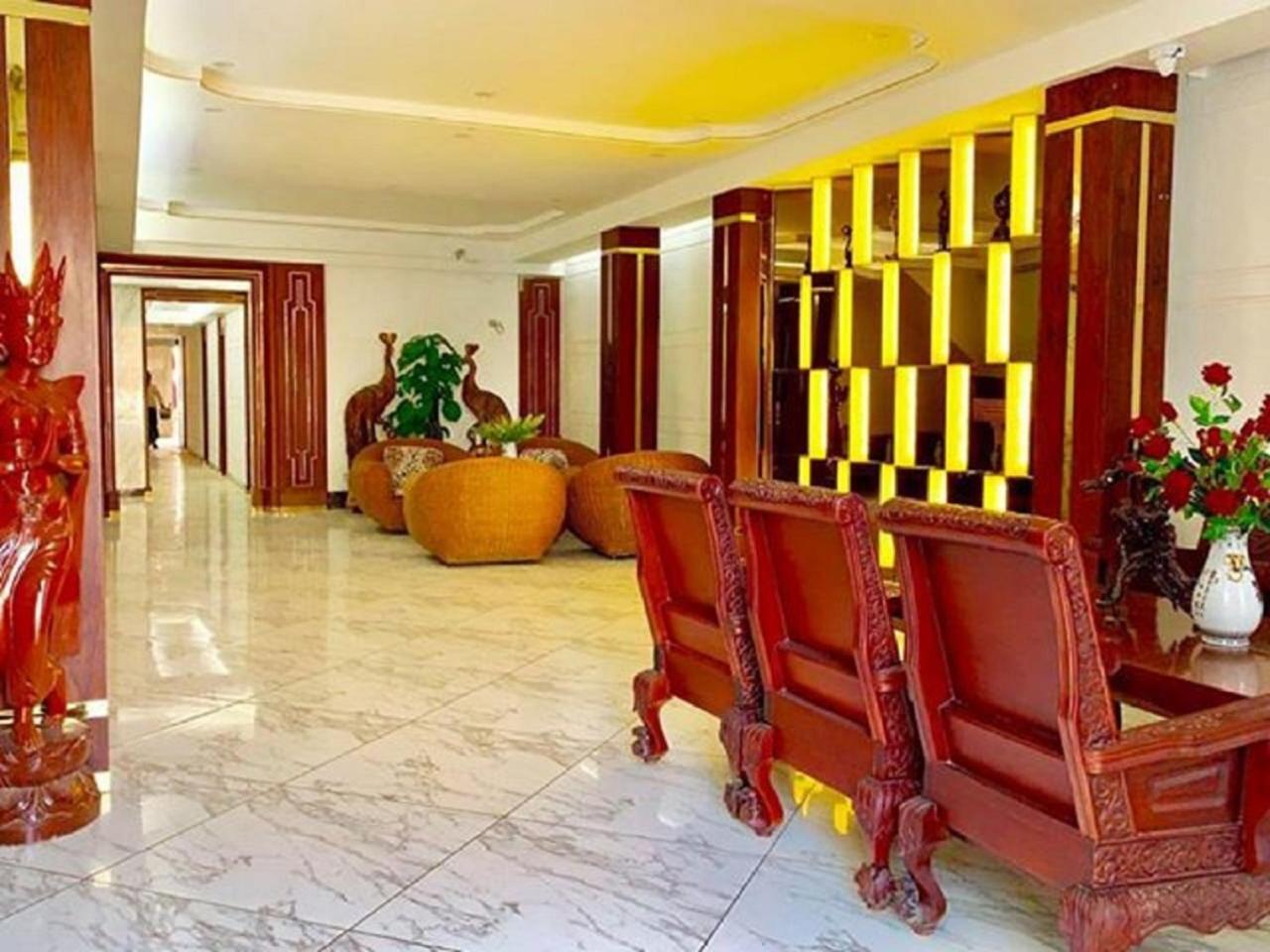 Palace Hotel Mandalay Bagian luar foto
